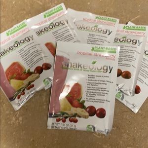 4 Packets Beachbody vegan tropical strawberry